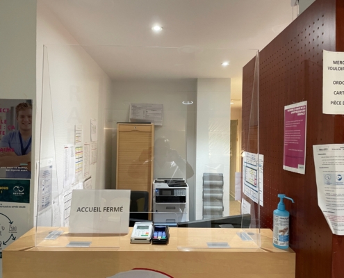Plexiglas accueil avec passe document Nantes