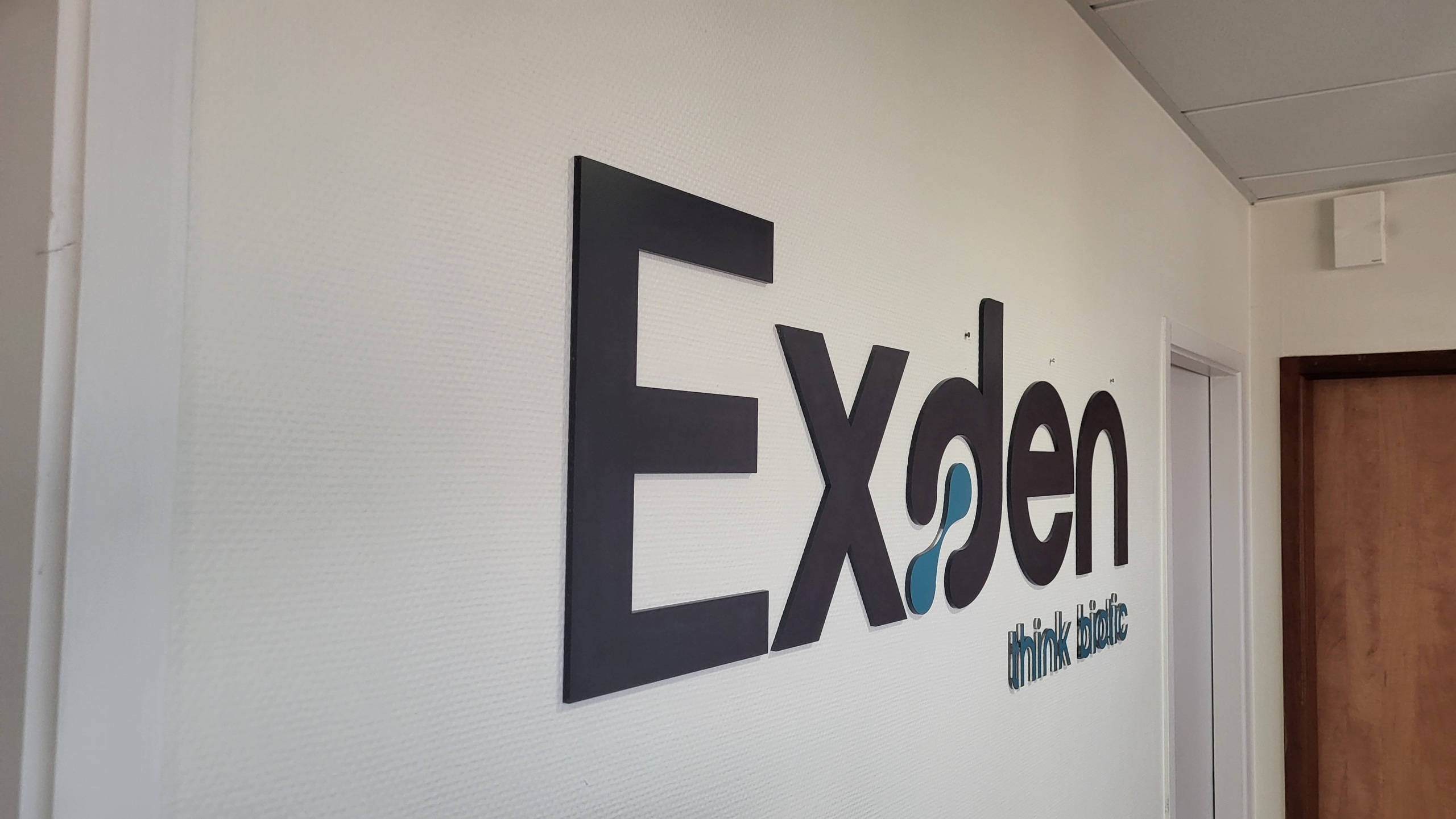 caisson-lumineux-nantes-label-enseigne-nantes lettres-decoupees-lumineuses-nantes-label-enseigne-nantes logo-interieur-nantes-label-enseigne-nantes